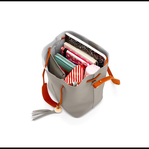 Woman’s large handbag spacious - Picture 6 of 7